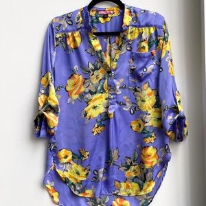 NWOT beautiful light purple with yellow flowers floral satin blouse